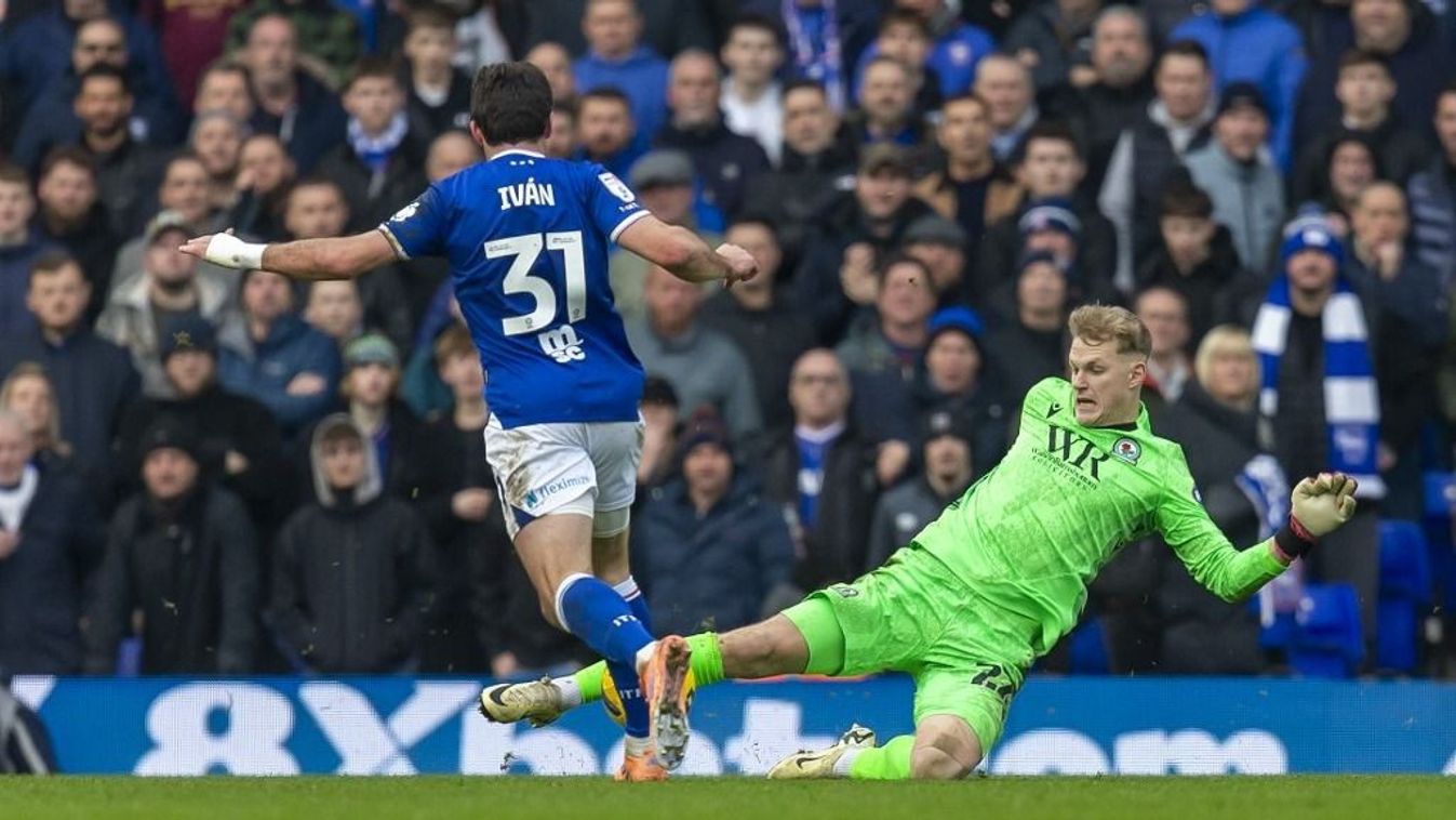 A magyar válogatott elsőszámú kapusa, Tóth Balázs újabb hibátlan mérkőzéssel rukkolt ki Angliában, a Blackburn Rovers Birminghamben nyert