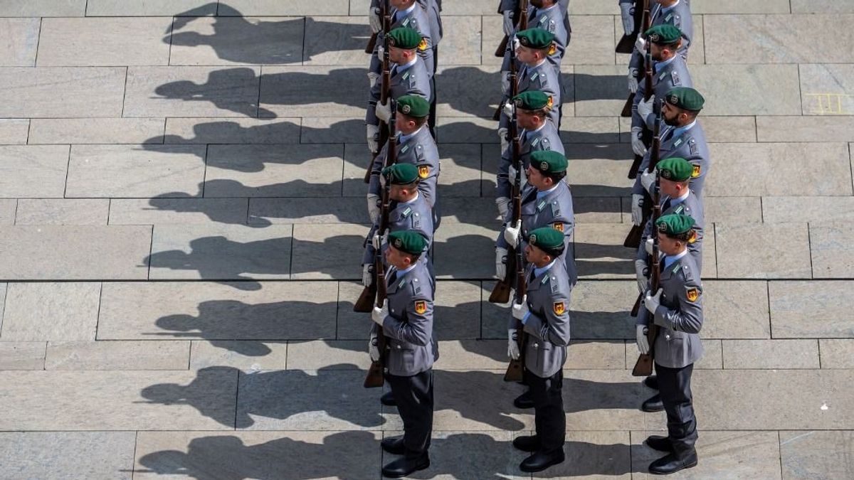 Hetvenévesen a lövészárokban?