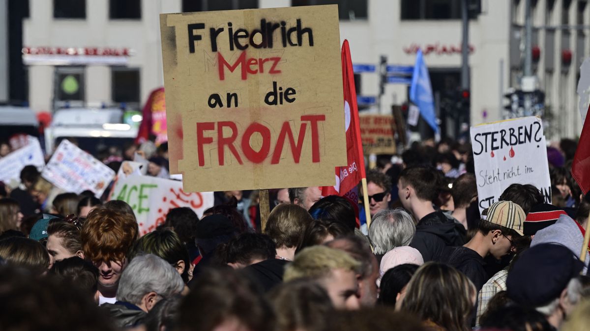 Németország teljes gőzerővel készül a háborúra