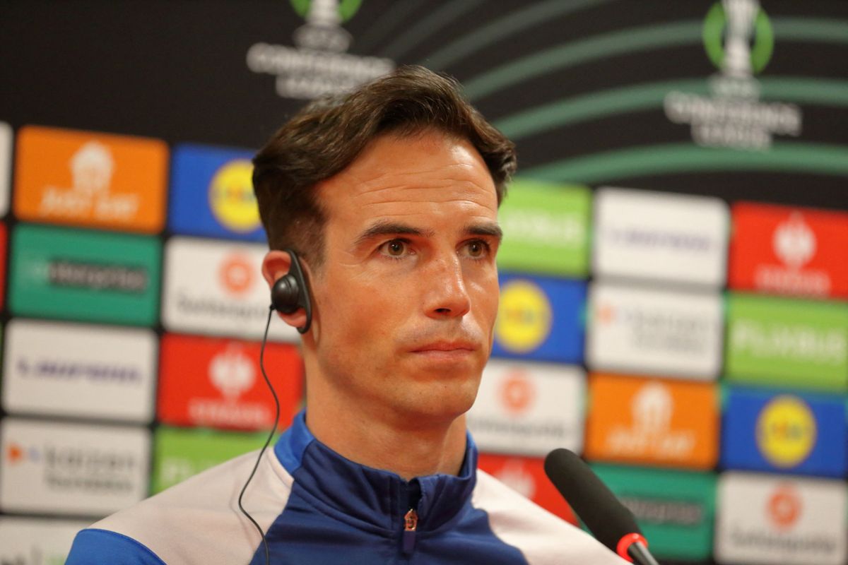MADRID, SPAIN - MARCH 18: Rayo Vallecano head coach Inigo Perez and player Jorge de Frutos (not seen) hold a press conference at Vallecas Stadium ahead of the UEFA Europa Conference League Round of 16 second leg match against Samsunspor, in Madrid, Spain, on March 18, 2026. Kemal Ceylan / Anadolu (Photo by Kemal Ceylan / Anadolu via AFP)