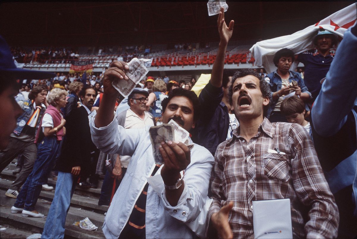 Ideges algériai szurkolók Gijónban az NSZK és Ausztria bundameccsén 1982-ben