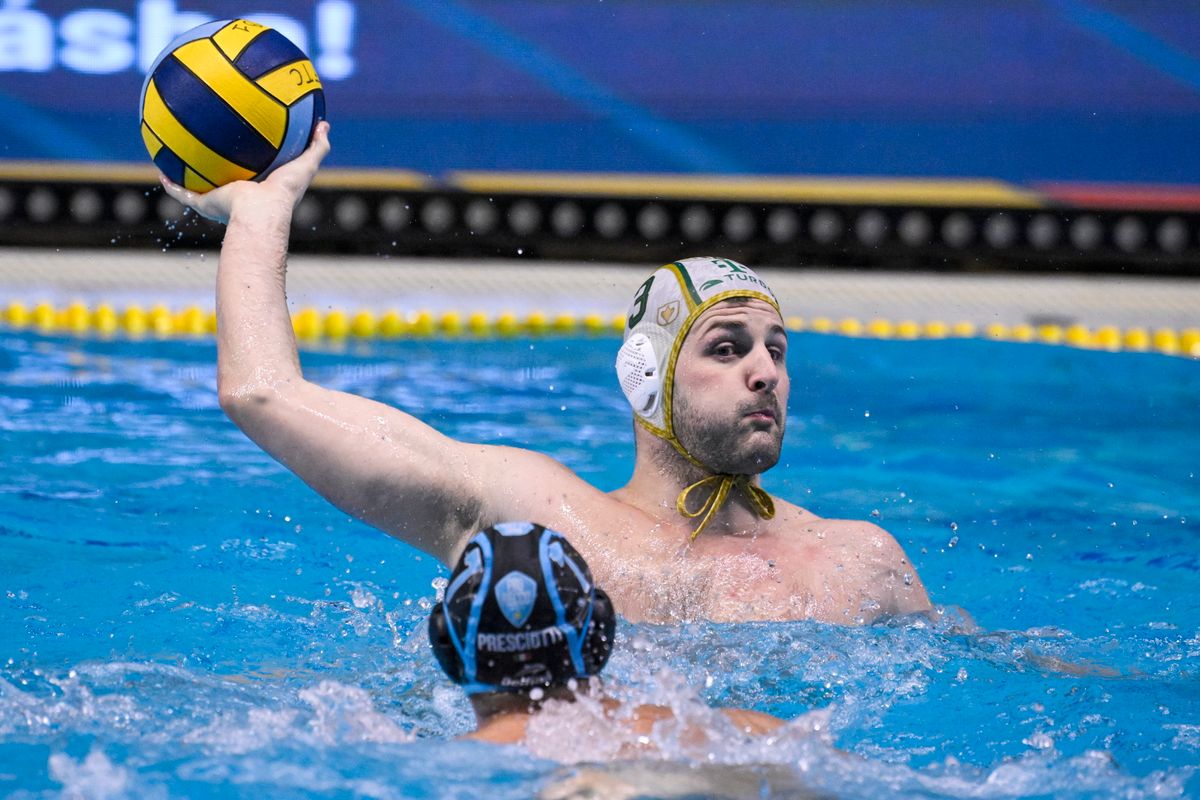 Manhercz Krisztián a vállára vette a magyar csapatot a Recco–Fradi meccsen 