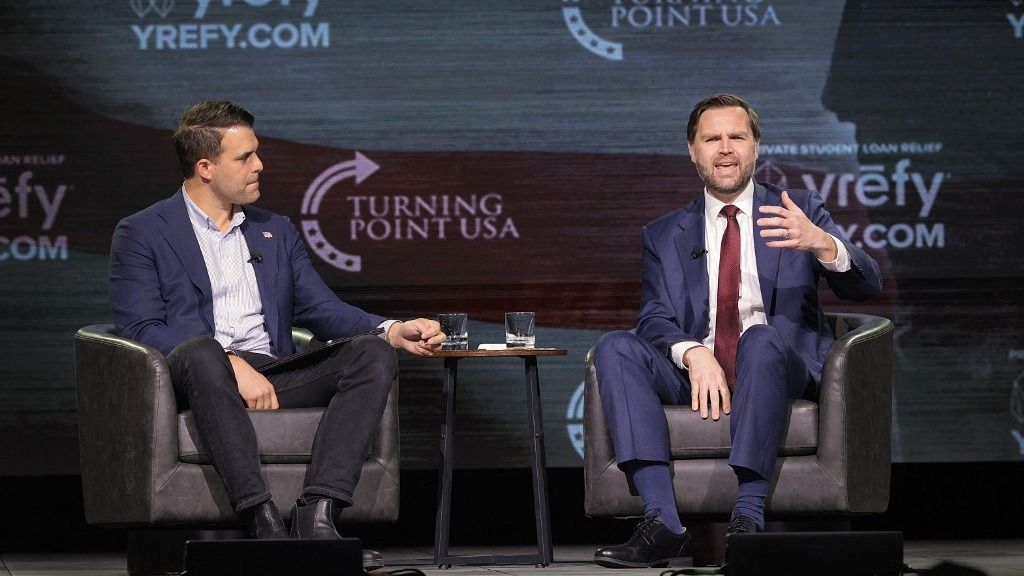 J.D. Vance amerikai alelnök az ukrán közvetlen fegyvereladások leállítását a kormány egyik legjelentősebb eredményének nevezte