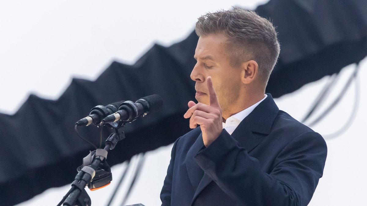 Sokat elárul Magyar Péterről, hogyan viselkedik győztesként