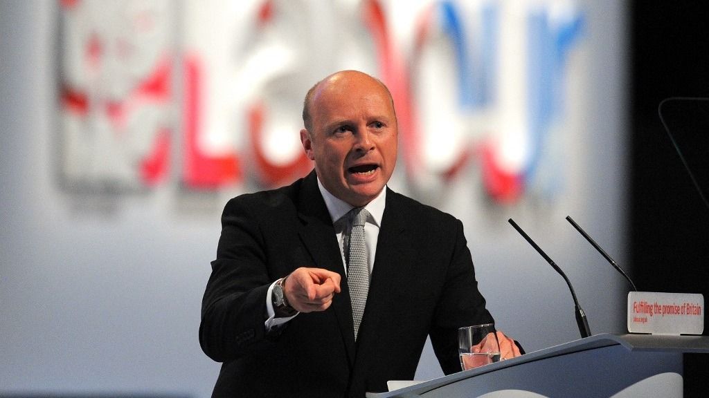 Liam Byrne, az Üzleti és Kereskedelmi Bizottság elnöke sürgős kormányzati beavatkozást követel