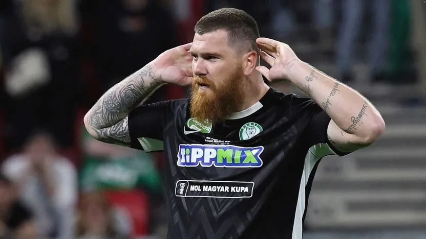 Ádám Martin rekordot döntött, becserélték, és 10 másodperc alatt kapott sárga lapot a Ferencváros elleni mérkőzésen