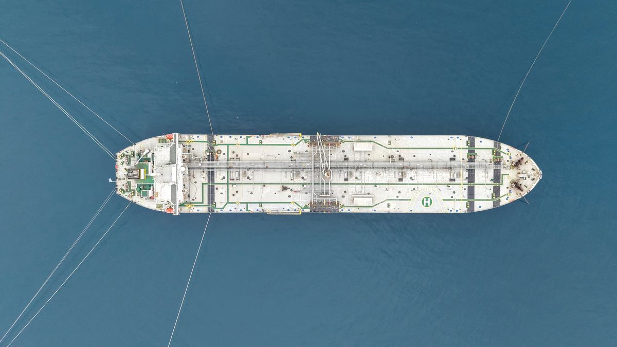 Irán nem sokkal azután hogy megnyitotta, már újra le is zárta a Hormuzi-szorost 