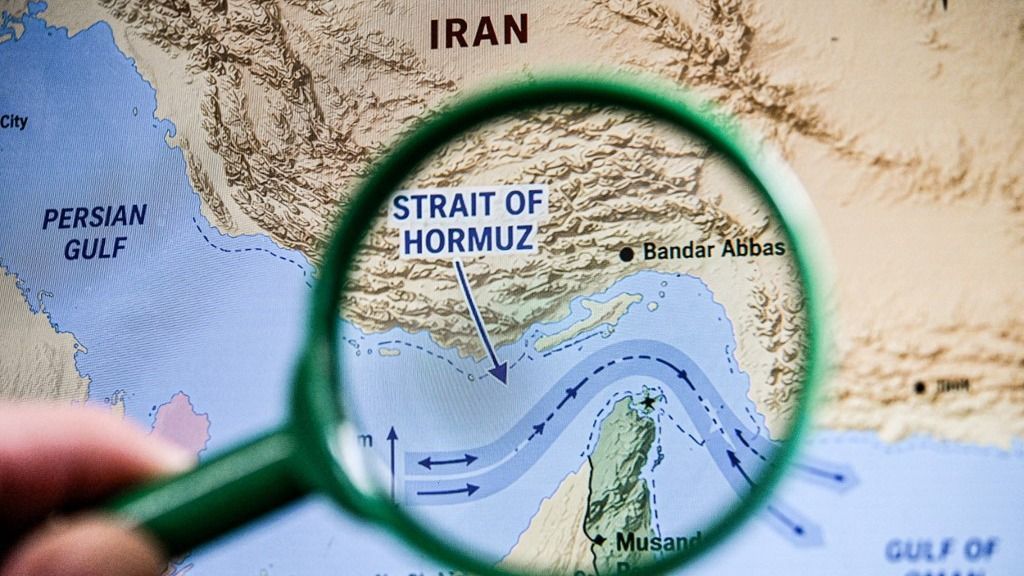 Kína határozott fellépést sürget a Hormuzi-szoros kapcsán