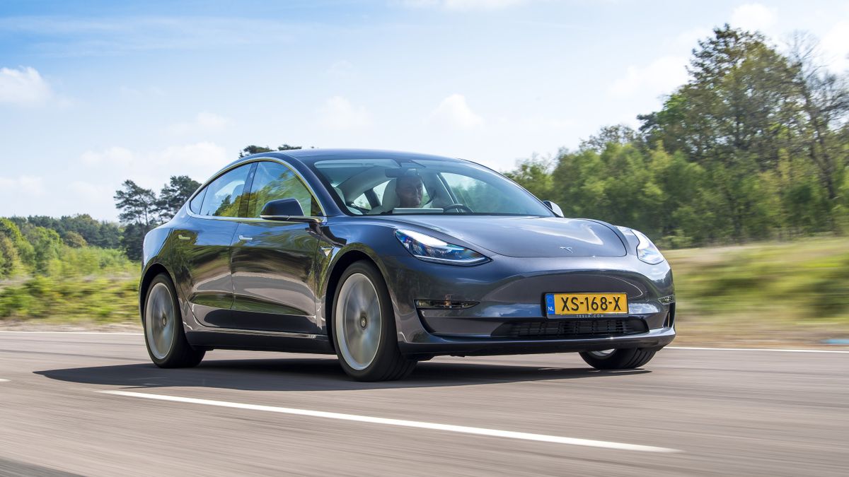 Nő a kereslet a használt villanyautókra, ezek a típusok a magyar vevők kedvencei