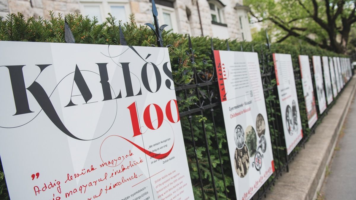 Centenáriumi kerítéskiállítás tiszteleg a 20. század legnagyobb magyar folklórgyűjtője előtt