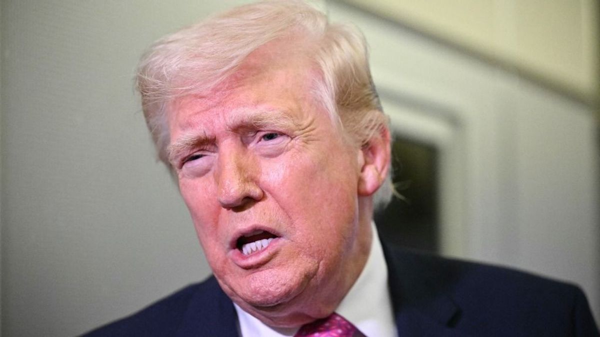 Donald Trump felmentette hivatalából Pam Bondi amerikai igazságügyi minisztert