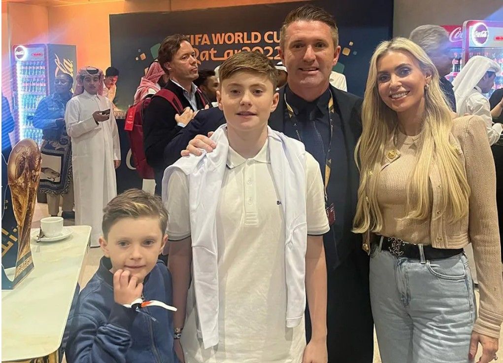 Robbie Keane családja: a két fia, Robert és Hudson, valamint a felesége, Claudine. A kedvükért felhagyna az edzői munkával az FTC-nél