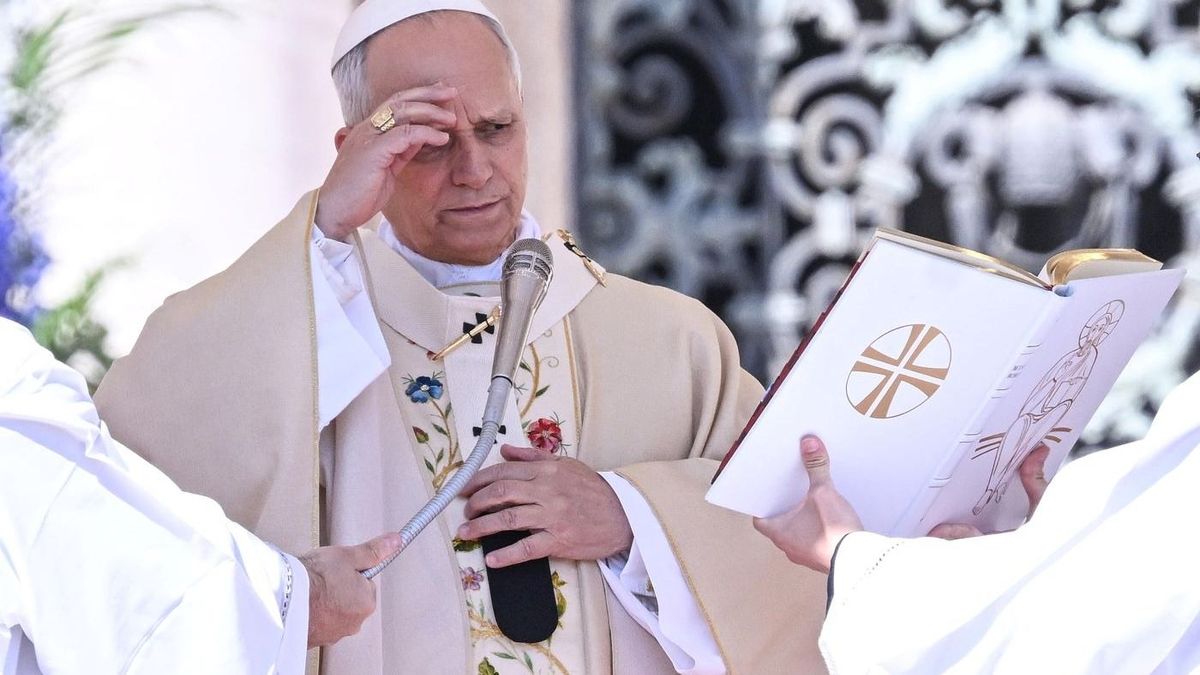 XIV. Leó pápa a béke sürgető szükségességéről szólt az Urbi et Orbi áldás előtt