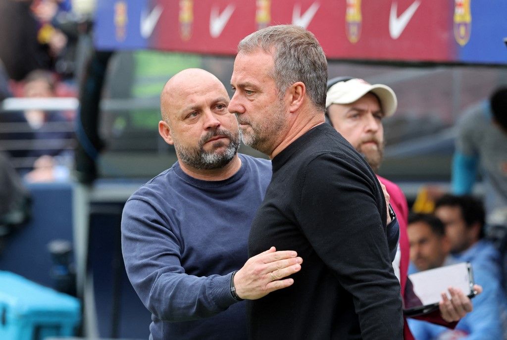 Manolo González (balra) és Hansi Flick között nem volt vita, a Barcelona és az Espanyol játékosai között már annál inkább, Lamine Yamal