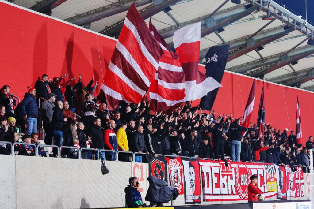A debreceni szurkolók végig lelkesen bíztatták csapatukat a Kisvárda ellen