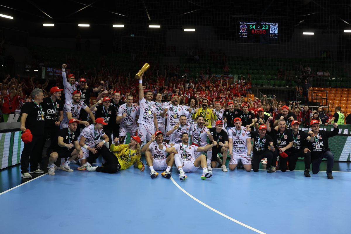 Sorozatban negyvenedik kupadöntőjét játszotta a Veszprém, és a harminckettedik aranyérmét ünnepelte 