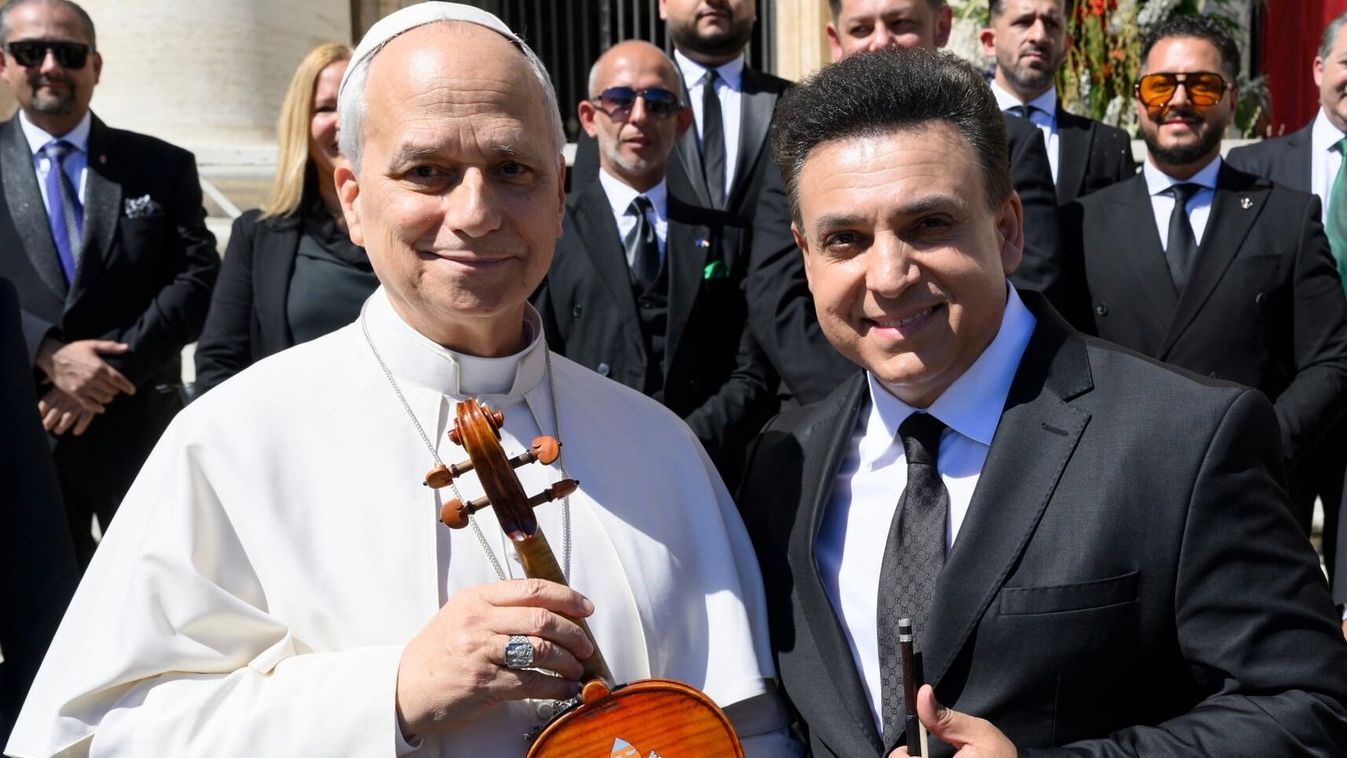 XIV. Leó pápa és Mága Zoltán