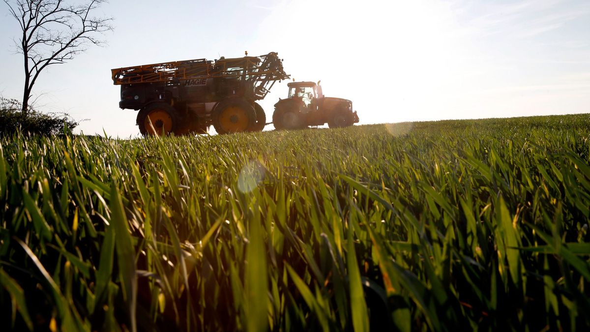 Alapjaiban forgatná fel az európai agrártámogatásokat az Európai Bizottság