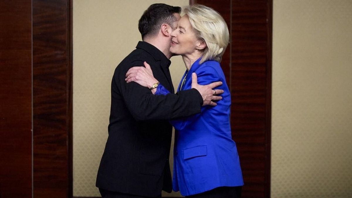 Döbbenetes videó: a férfit és a biciklijét is elhurcolták Ukrajnában