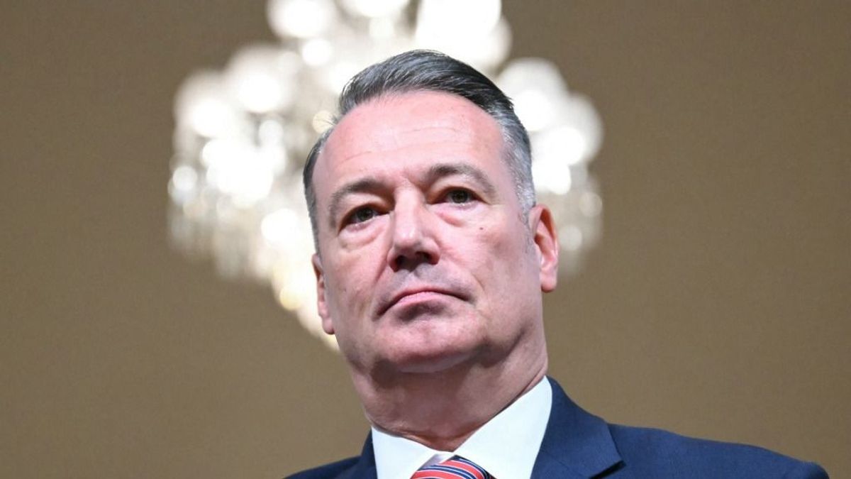 Itt a bejelentés: távozik hivatalából egy fontos vezető