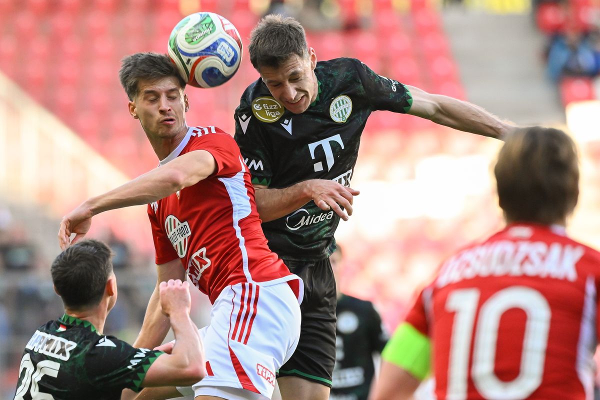 Marius Corbu (jobbra felül) nem csak harcolt, gólokat is szerzett 