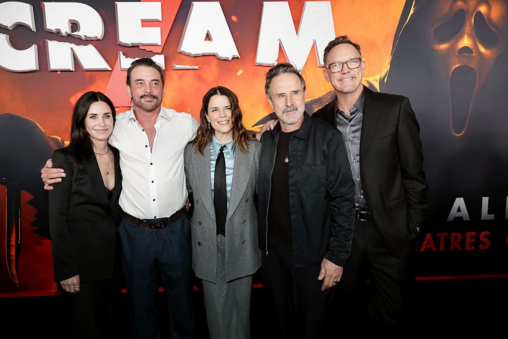 LOS ANGELES, CALIFORNIA - FEBRUARY 25: Courtney Cox, Skeet Ulrich, Neve Campbell, David Arquette and Matthew Lillard attend the "Scream 7" Global Premiere at Paramount Pictures Studios on February 25, 2026, in Los Angeles, California. (Photo by Eric Charbonneau/Getty Images for Paramount Pictures)