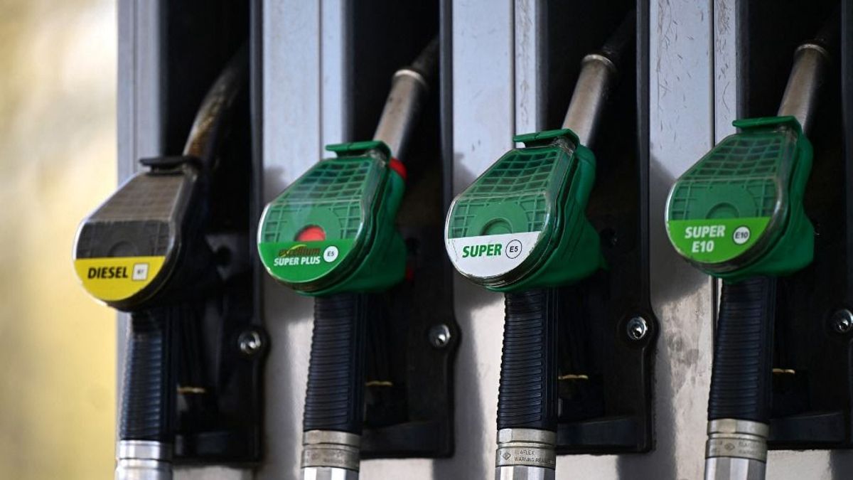 Elszálltak az üzemanyagárak Németországban, az autósok már nem tudják követni az áremelkedést + videó