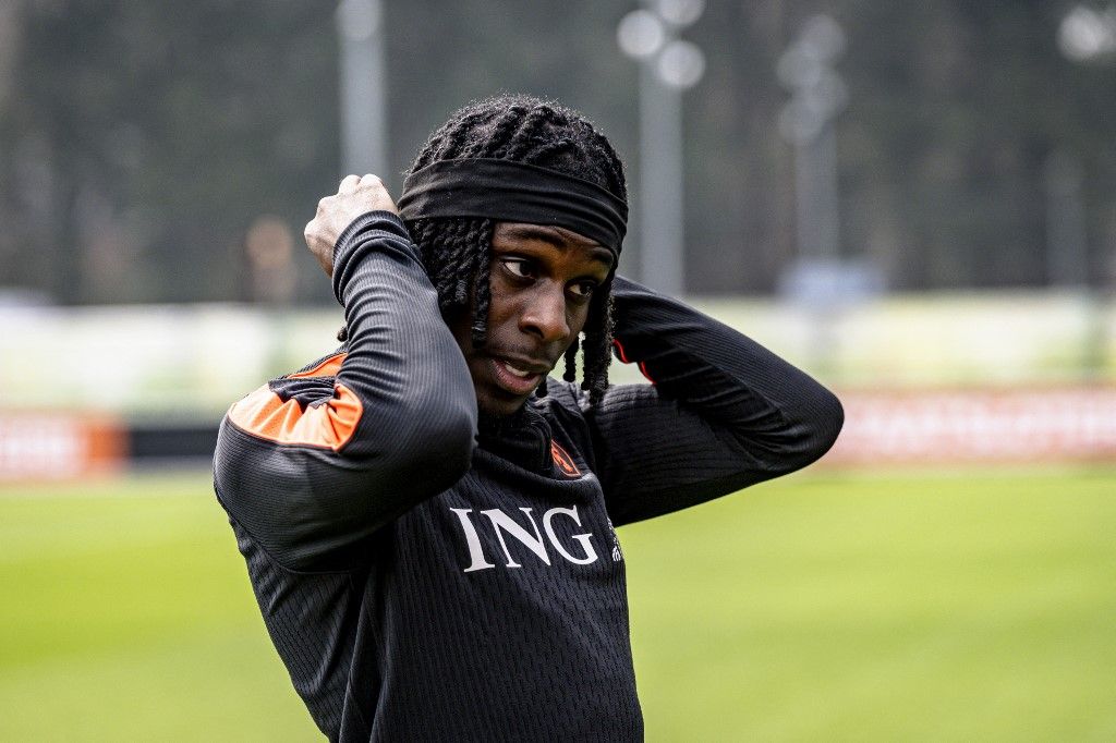Jeremie Frimpong megsérült a Hollandia-Ecuador barátságos mérkőzésen. A Manchester City-Liverpool FA-kupa-negyeddöntőn így Arne Slot Szoboszlai Dominikre ismét jobbhátvédként számíthat
