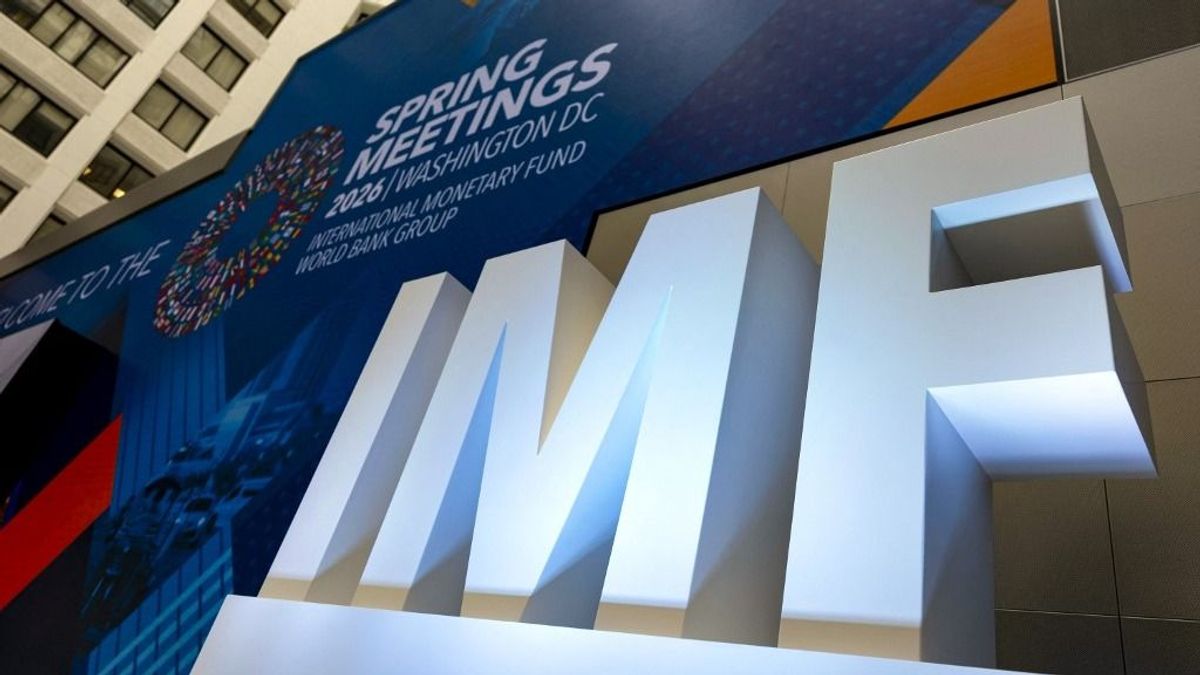 Zelenszkij évekkel hosszabbította meg a nép háborús sarcolását