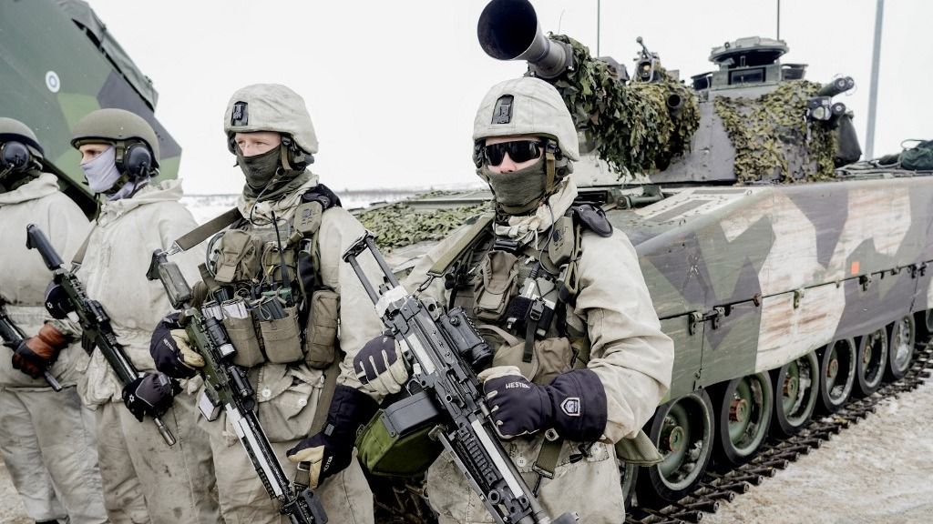 Finnek hadkészültségben