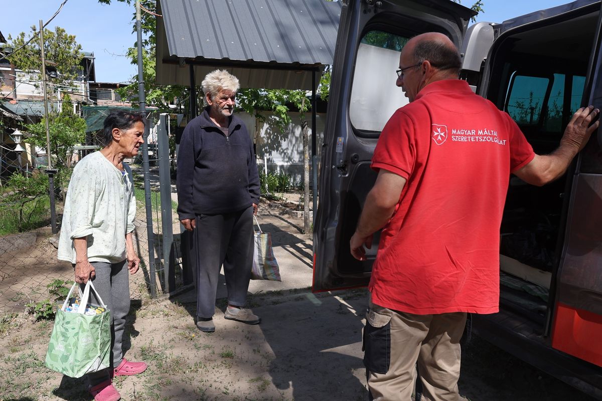 20260428 Cegléd
Tanyavilág
fotó: Havran Zoltán (HZ)
MW
Képen: Gulyás Katalin és Fartula András, Mányoki Mihály, a Máltai Szeretetszolgálat tanyagondnoka