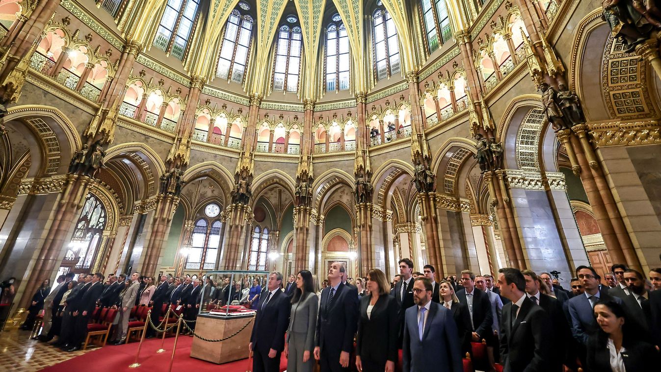 OGY képviselők megbízóleveleinek átadása

Balogh Dávid