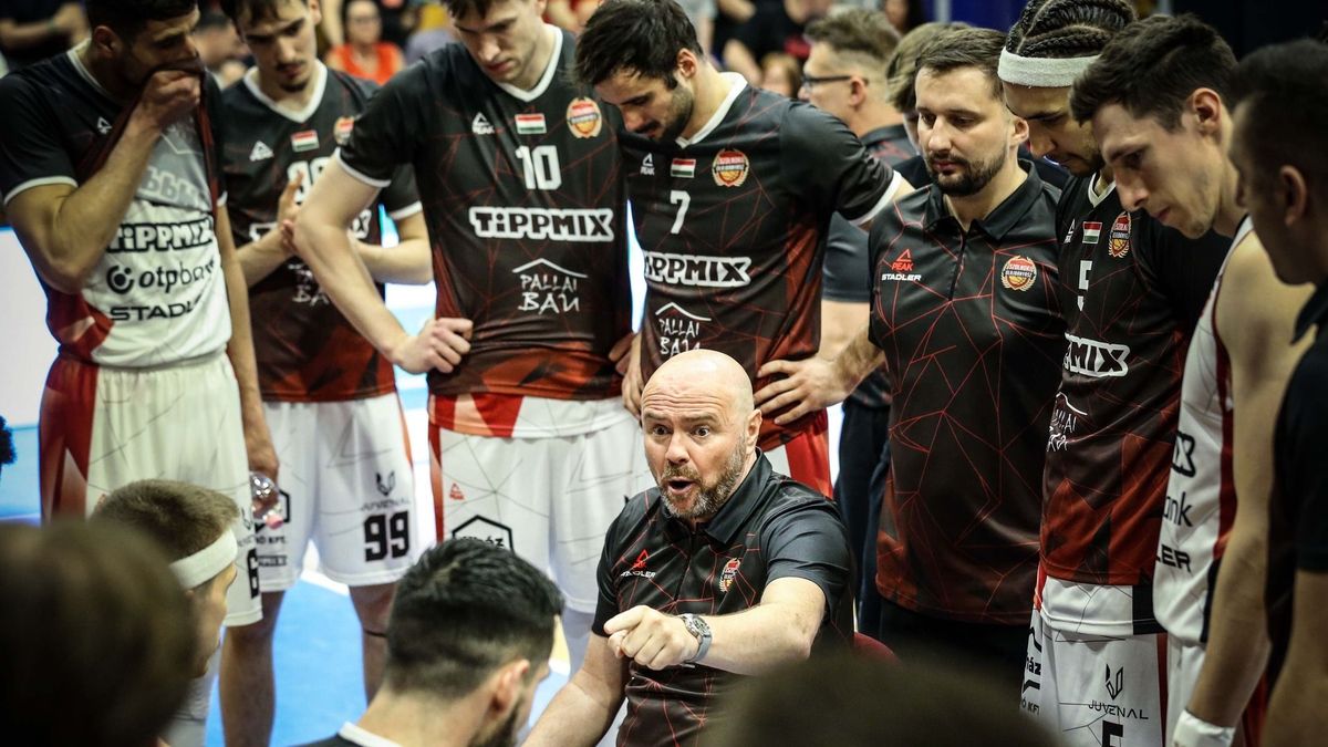 A Szolnok edzője Vedran Bosnic mindig jókor kért időt a Falco elleni sorsdöntő meccsen