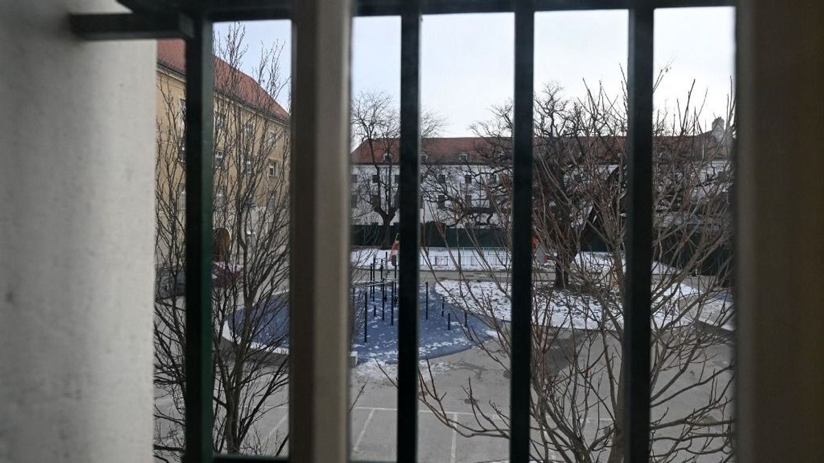 Riadót fújtak a szomszédban, nagy a baj az osztrák börtönökben