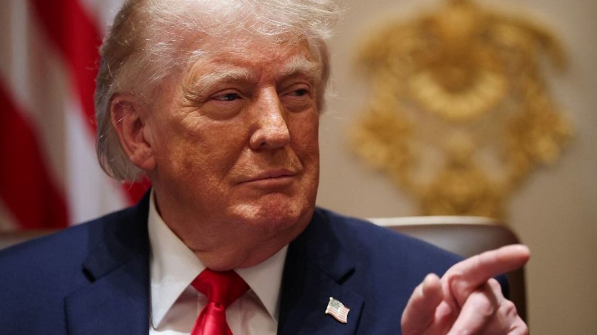 Trump régi bizalmasa új szerepben folytathatja