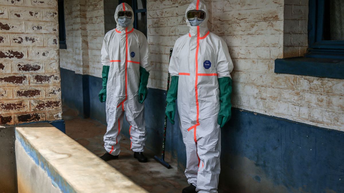 Retteg a világ: gyorsan terjed a halálos Ebola