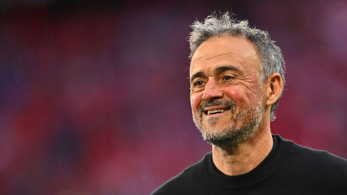 Luis Enrique 15 év után beadta a derekát, elásta a csatabárdot az „ittas” Carragherrel