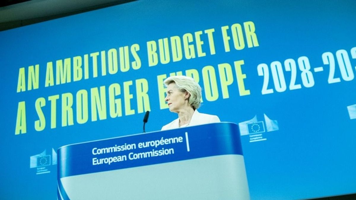 Liberális agymosásra használja Brüsszel az Agora EU alapot