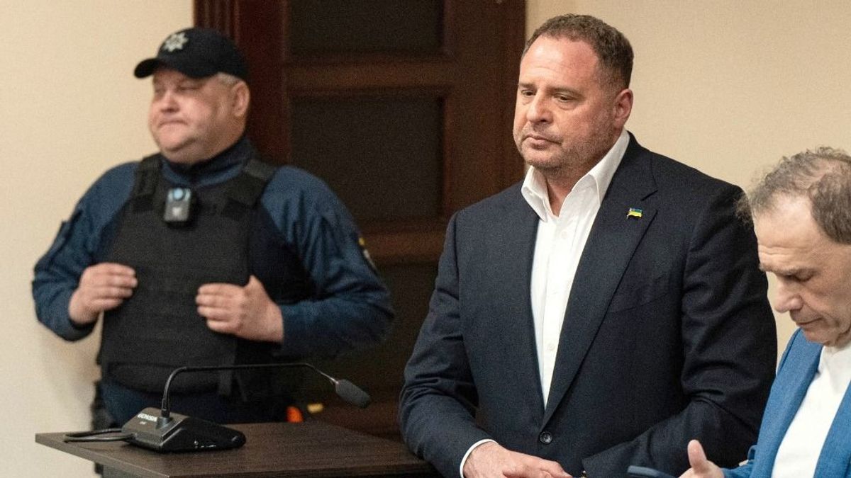 Hatalmas összegű óvadékot vállalt magára a korrupciós botrányba bukott ukrán politikus, Andrij Jermak volt üzlettársa