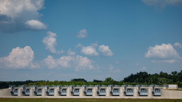 "Vizet a tájba akció" Riport a tiszabecsi aszály és árvíz védekezésről