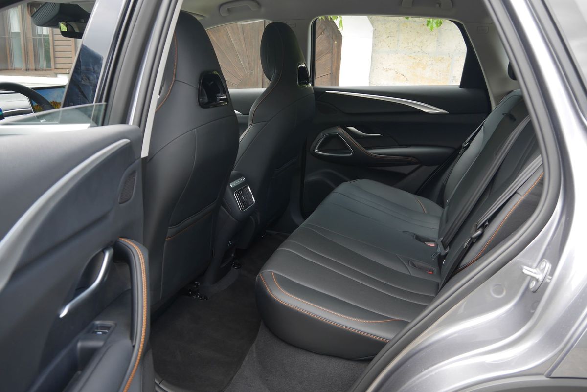 BYD Sealion 5