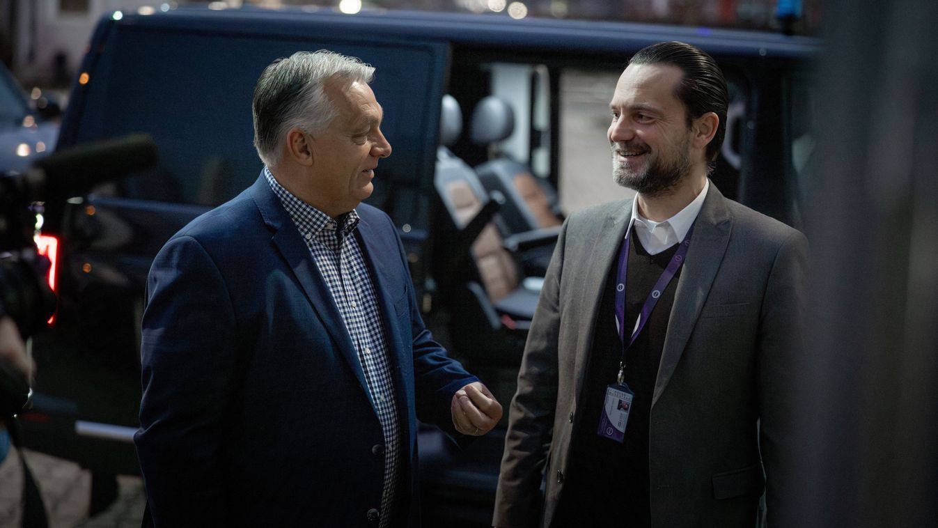 Borítókép: Orbán Viktor és Havasi Bertalan (Fotó: MTI/Miniszterelnöki Kommunikációs Főosztály/Fischer Zoltán)