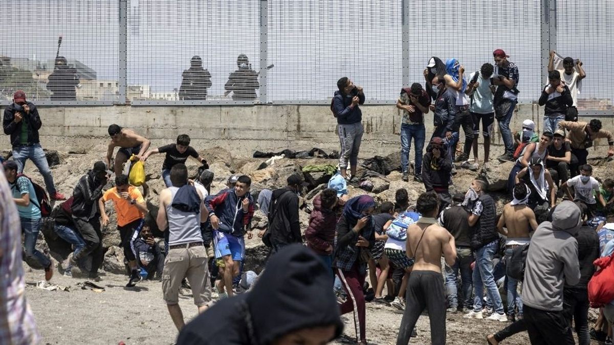 Imádkozó asszonytól a beteg fiatalig: a legvédtelenebbekre vadásznak a migránsok + videók