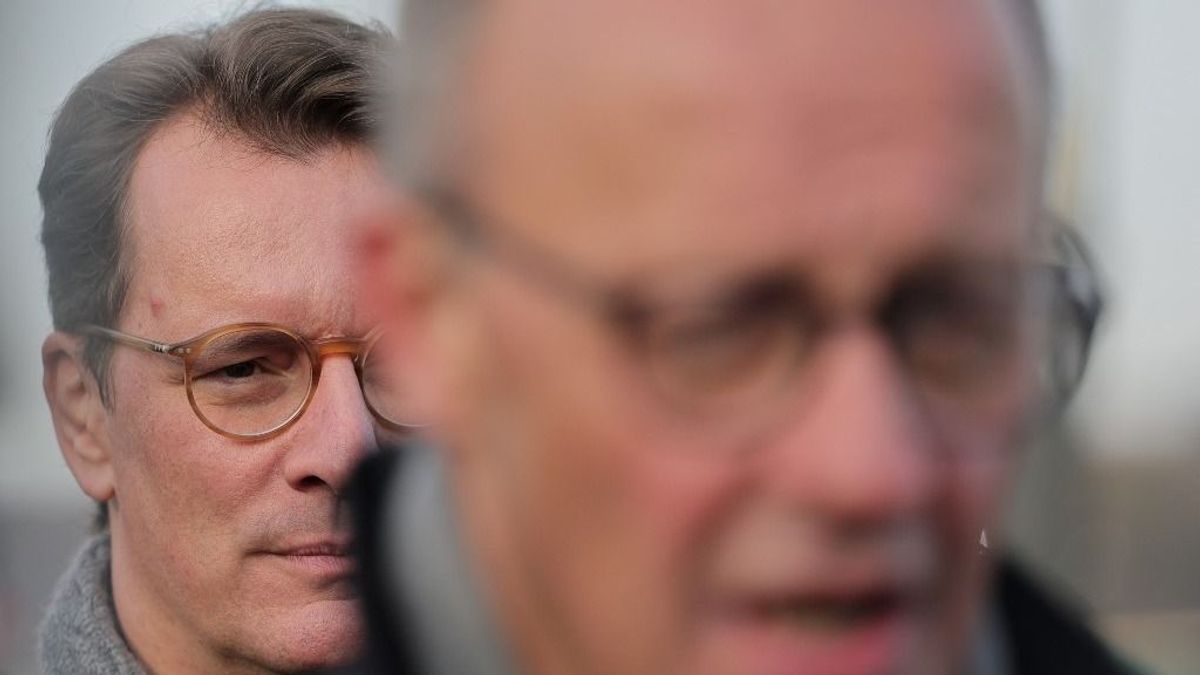 Puccstól tarthat a német kancellár, ha a népszerűsége tovább zuhan