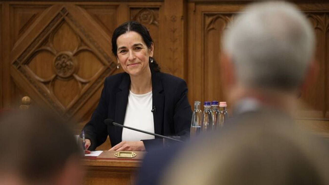 Anita Orban (Photo: Balazs Hatlaczki)