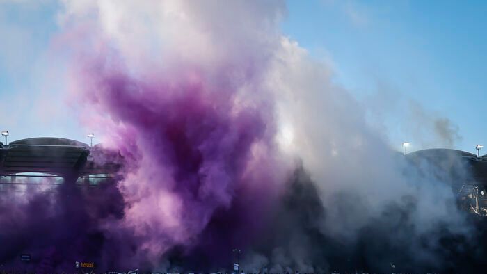 Az Újpest és az FTC derbijén a szurkolók kitetettek magukért a kezdés előtt