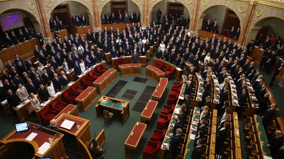 Ez gyors volt: máris új törvényeket fogadott el a parlament