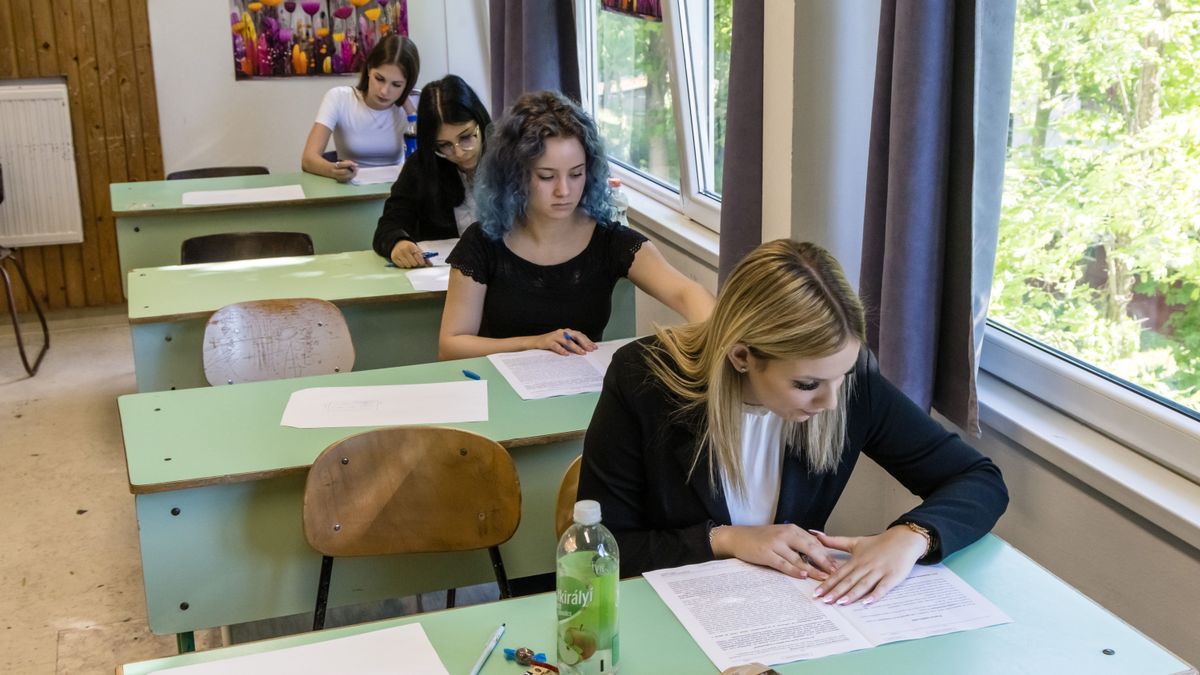 Ma sokak mumus tantárgyával néznek szembe az érettségizők