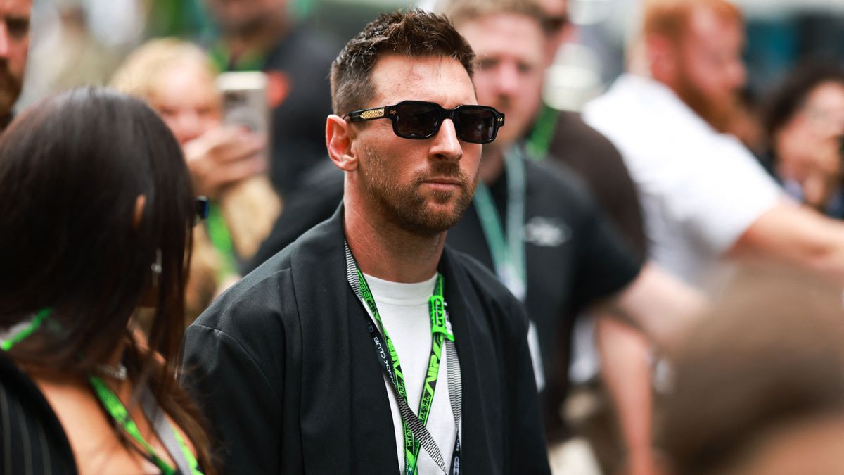Messi üzent a futball-vb előtt, beleszólna Brazília keretének kialakításába