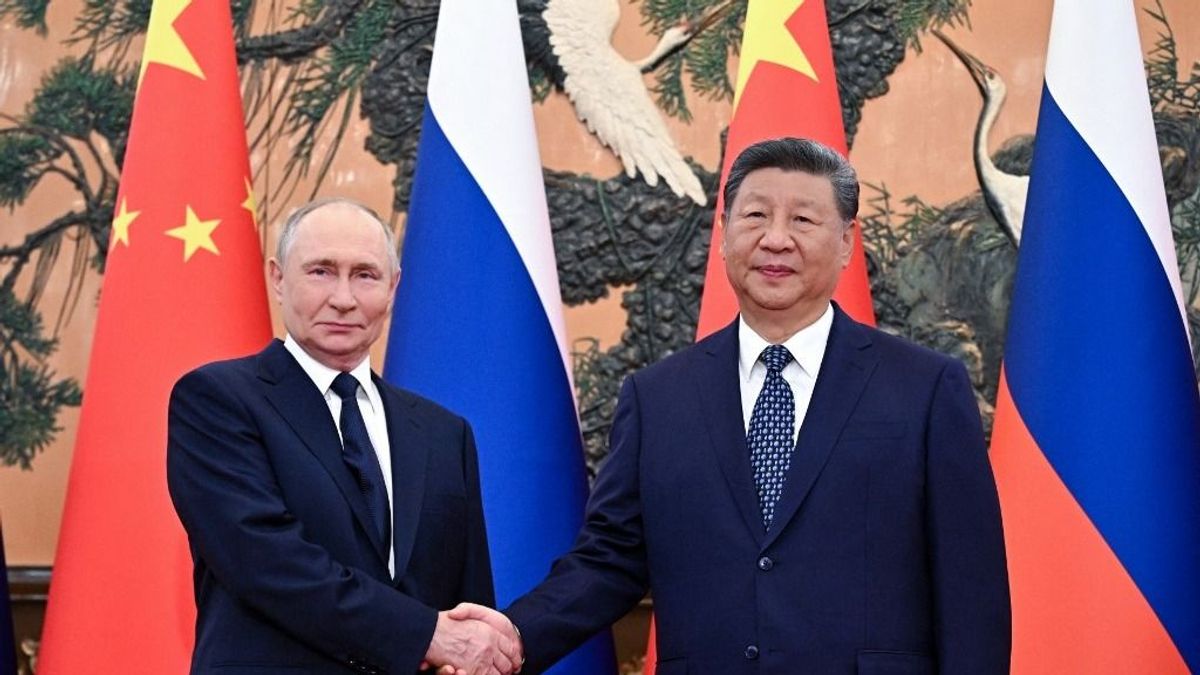 Peking lett a világpolitika központja: Putyin Hszi Csin-pinggel találkozik Trump látogatása után